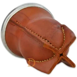 Mate de vidrio forrado en cuero marron (Glasmate mit braunem Leder überzogen)